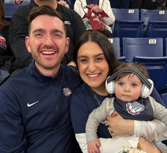 photos individuelles de deux femmes professionnelles